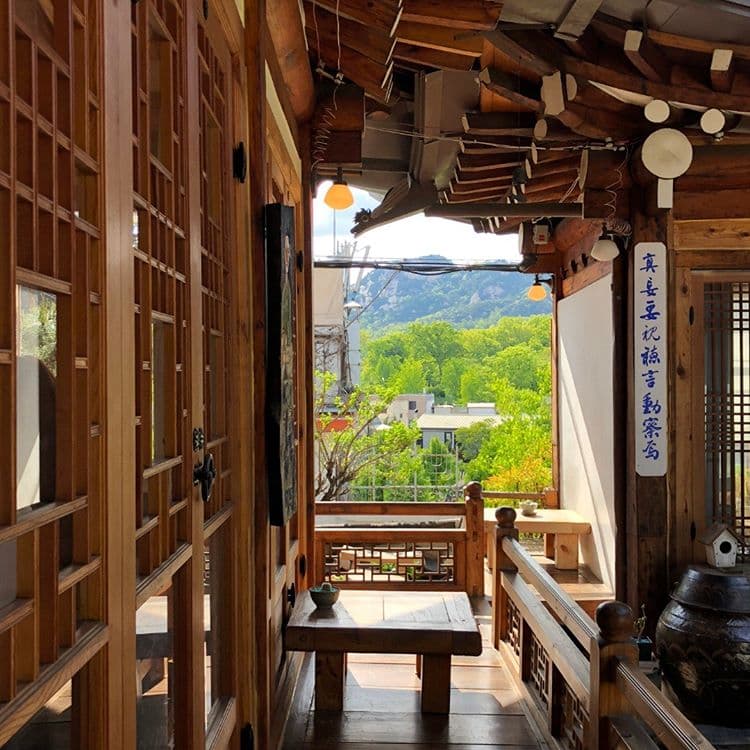 Traditional Korean Tea Houses: A Peaceful Cultural Experience