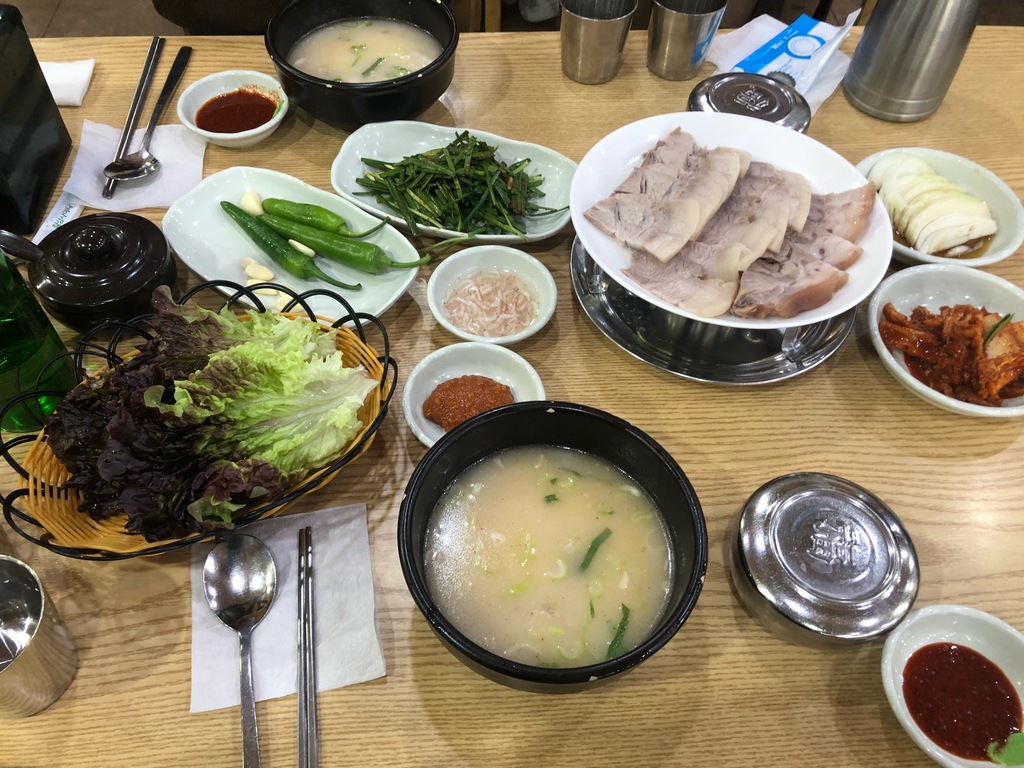 쌍둥이 돼지국밥